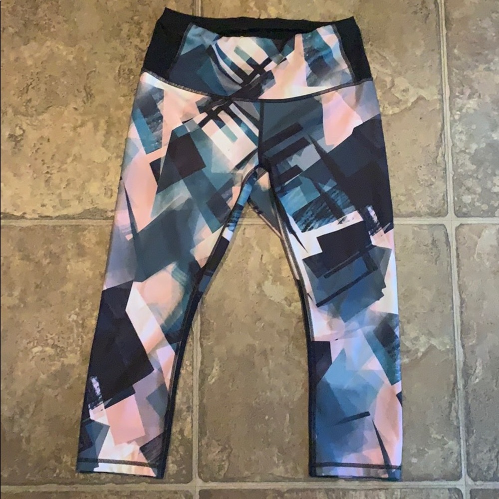 Lucy Capri length workout leggings